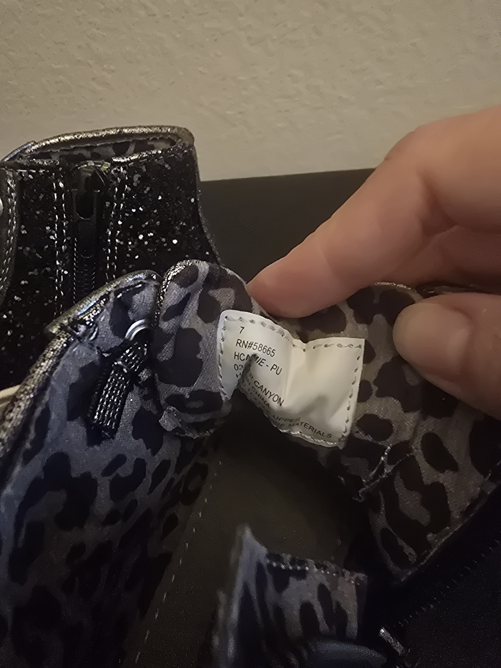 Harper Canyon Black Glitter High-Top Sneakers with Silver Star - Picture 7 of 8